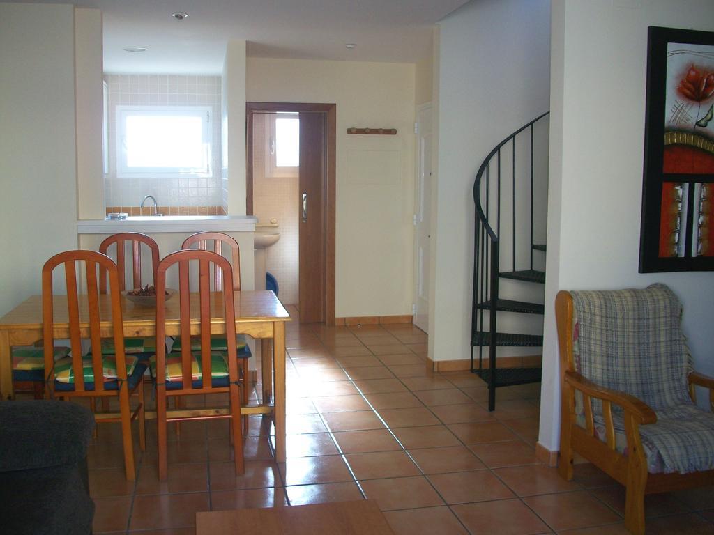 Apartamentos Par Tres - Oliva Nova Camera foto